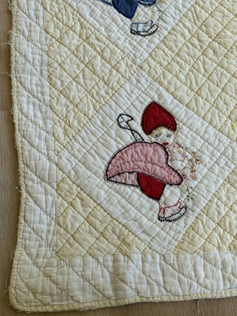 Cheeky Vintage Handmade Sunbonnet Sue Throw Twin Quilt Bloomers Showing Retro